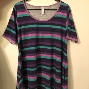 Lularoe Classic Tee Size large